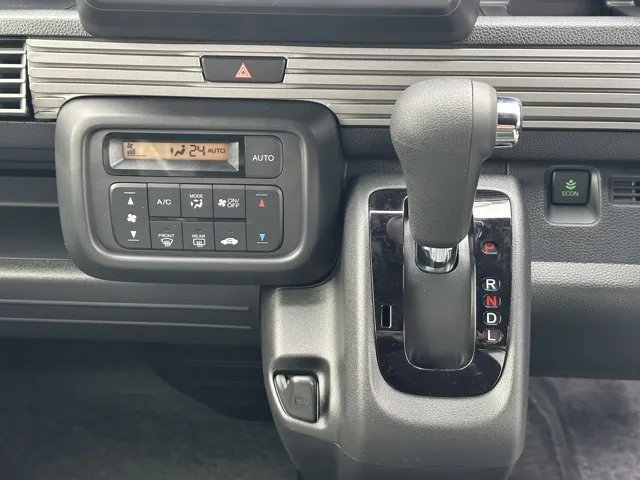 N-VAN(ホンダ)FUNターボ届出済未使用車 17