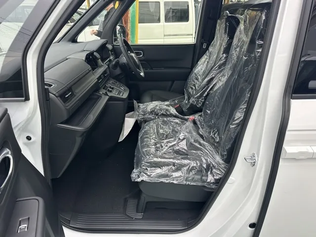 ステップワゴン(ホンダ)e・HEVスパーダ 7人登録済未使用車 3