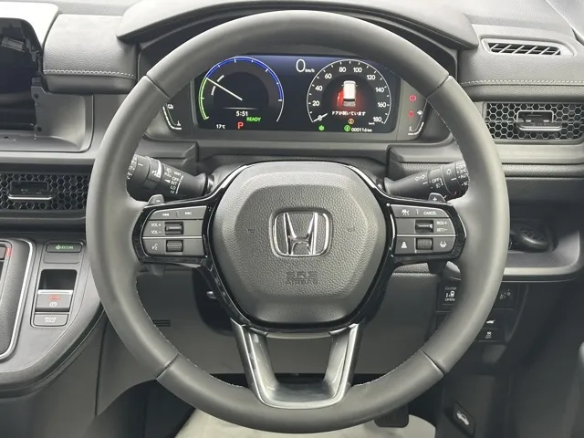 ステップワゴン(ホンダ)e・HEVスパーダ 7人登録済未使用車 7