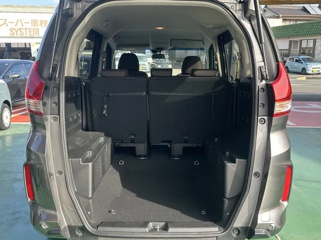 フリード(ホンダ)ハイブリッドGディーラ-試乗車 10