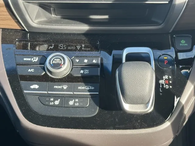 フリード(ホンダ)ハイブリッドGディーラ-試乗車 16