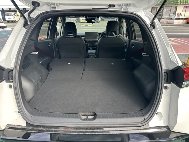 オーラ(ニッサン)ニスモ チューンドeパワー 寒冷地 4WD登録済未使用車 10