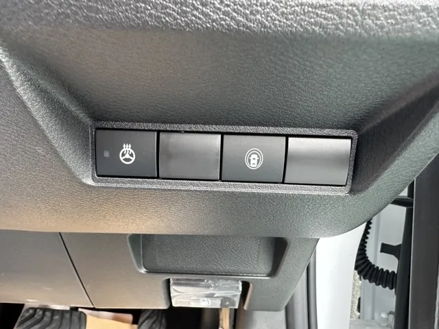 オーラ(ニッサン)ニスモ チューンドeパワー 寒冷地 4WD登録済未使用車 17