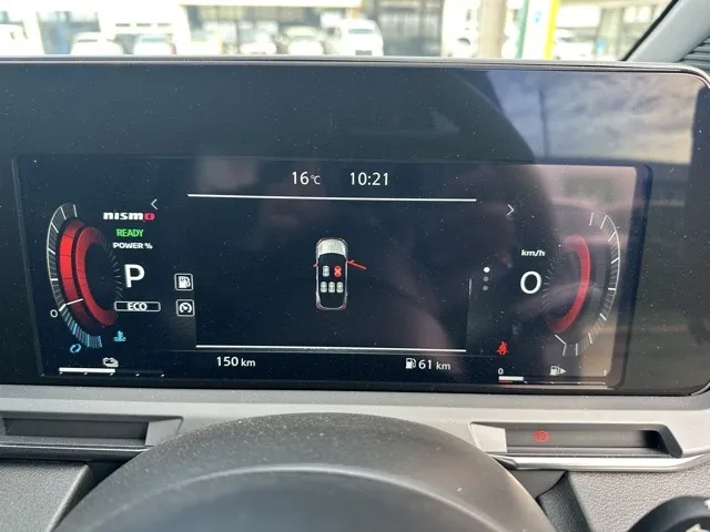 オーラ(ニッサン)ニスモ チューンドeパワー 寒冷地 4WD登録済未使用車 25
