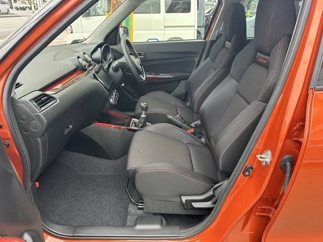 スイフト(スズキ)ベースグレード　セーフティサポート非装着車 MT登録済未使用車 3