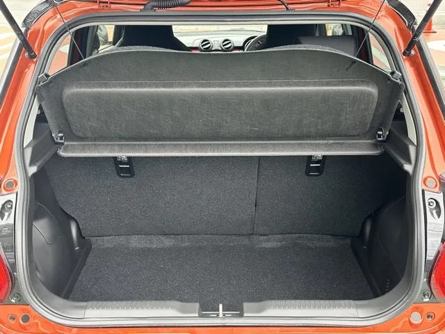 スイフト(スズキ)ベースグレード　セーフティサポート非装着車 MT登録済未使用車 7