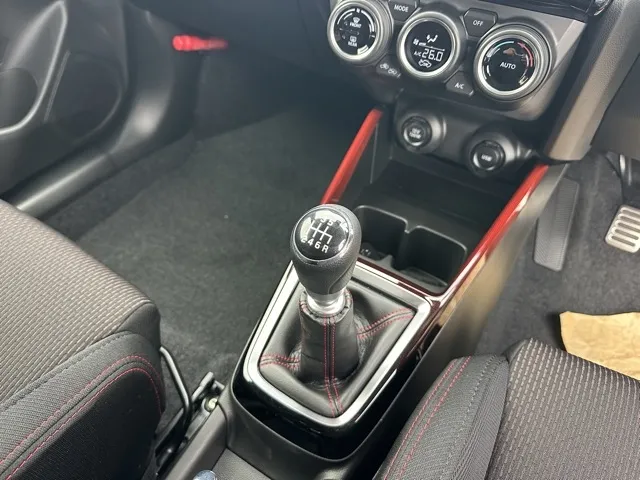 スイフト(スズキ)ベースグレード　セーフティパッケージ 全方位カメラ MT登録済未使用車 17