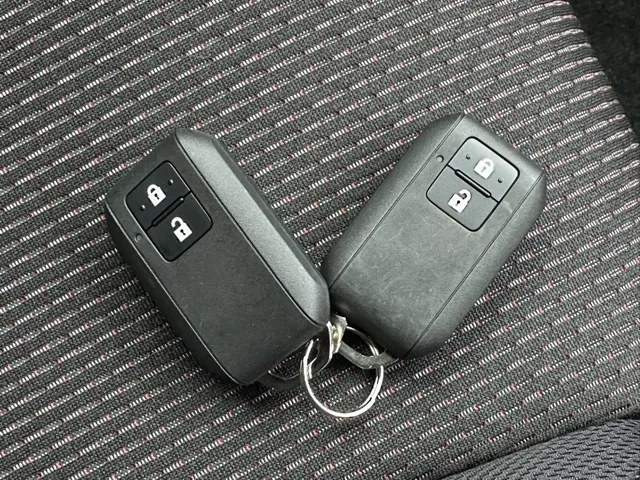 スイフト(スズキ)ベースグレード　セーフティパッケージ 全方位カメラ MT登録済未使用車 23