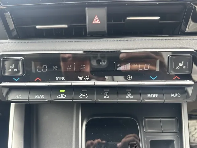 ヴォクシー(トヨタ)ハイブリッドS-Z 7人 プロジェクター式LED DVD登録済未使用車 19