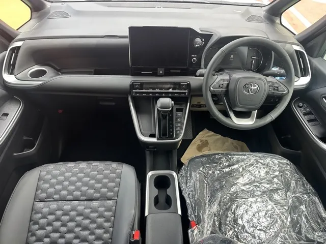 ヴォクシー(トヨタ)ハイブリッドS-Z 7人 プロジェクター式LED DVD登録済未使用車 7