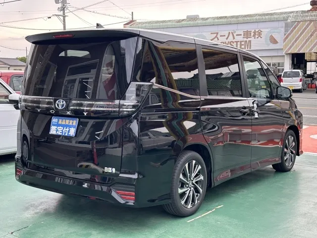 ヴォクシー(トヨタ)ハイブリッドS-Z 7人 プロジェクター式LED DVD登録済未使用車 12