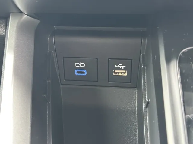 ヴォクシー(トヨタ)ハイブリッドS-Z 7人 プロジェクター式LED DVD登録済未使用車 18