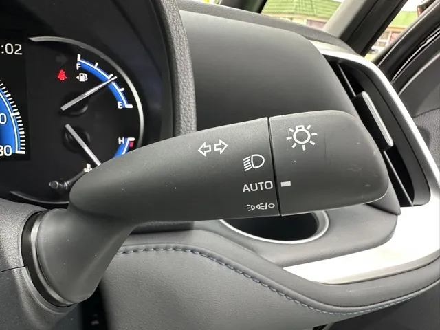 ヴォクシー(トヨタ)ハイブリッドS-Z 7人 プロジェクター式LED DVD登録済未使用車 20