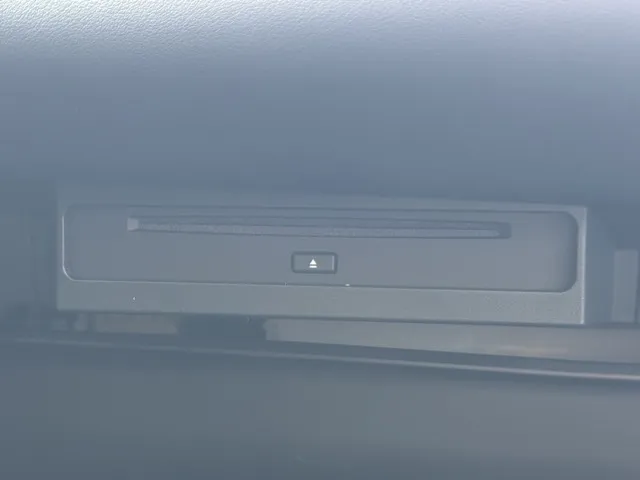 ヴォクシー(トヨタ)ハイブリッドS-Z 7人 プロジェクター式LED DVD登録済未使用車 28