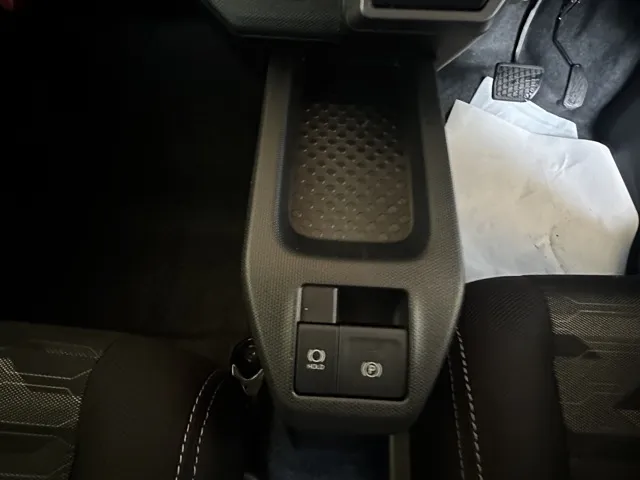 タフト(ダイハツ)G ダーククロムベンチャー届出済未使用車 17