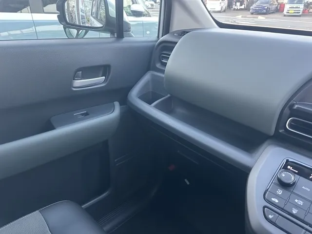 フリード(ホンダ)クロスター 5人乗登録済未使用車 19