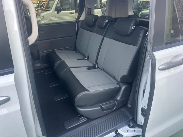 フリード(ホンダ)クロスター 5人乗登録済未使用車 4