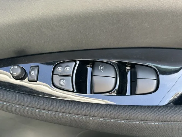 リーフ(ニッサン)Ｘ中古車 14