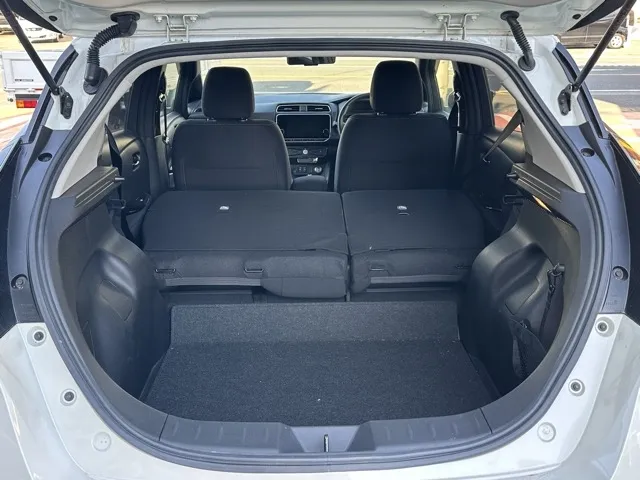 リーフ(ニッサン)アーバンクロム中古車 8