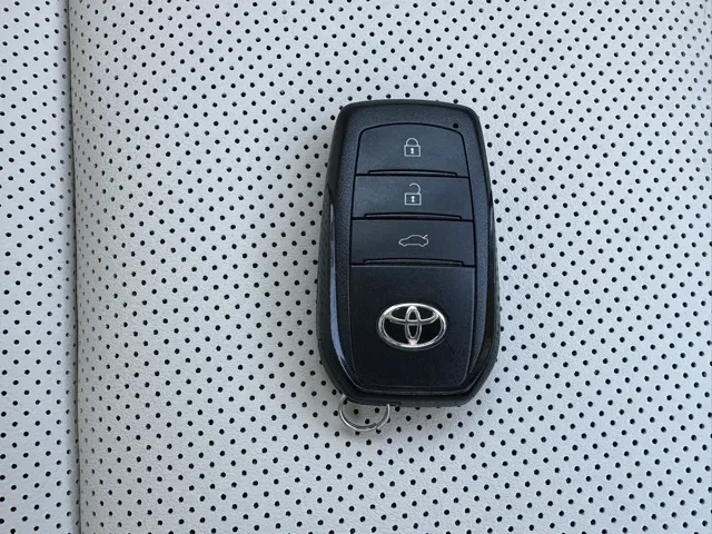 クラウン(トヨタ)G アドバンスド・レザーパッケージ中古車 26