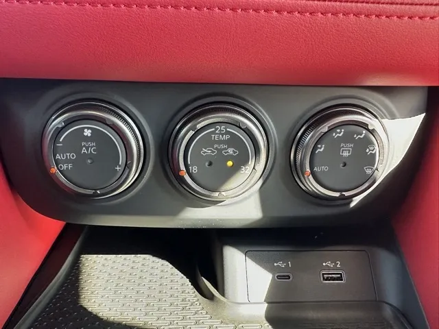 フェアレディZ(ニッサン)バージョンST AT中古車 14