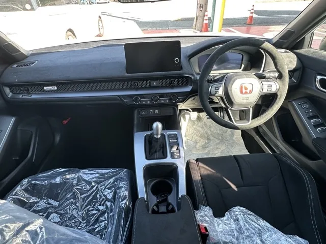 シビック(ホンダ)タイプR レーシングブラックPKG登録済未使用車 5