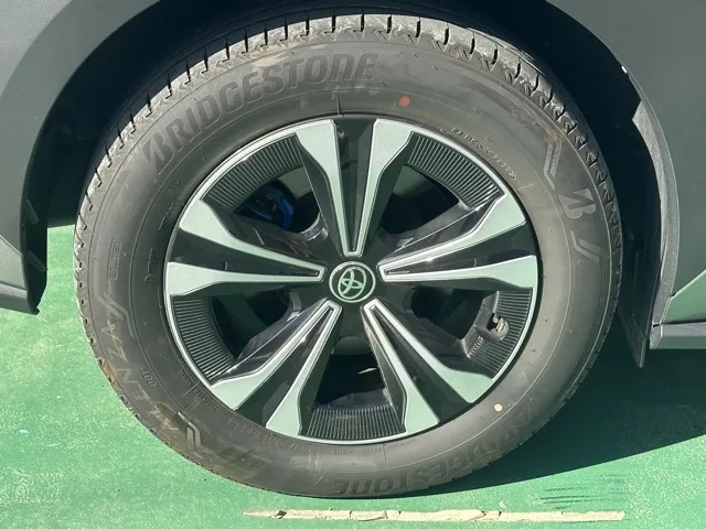 bZ4X(トヨタ)Z 4WD中古車 13