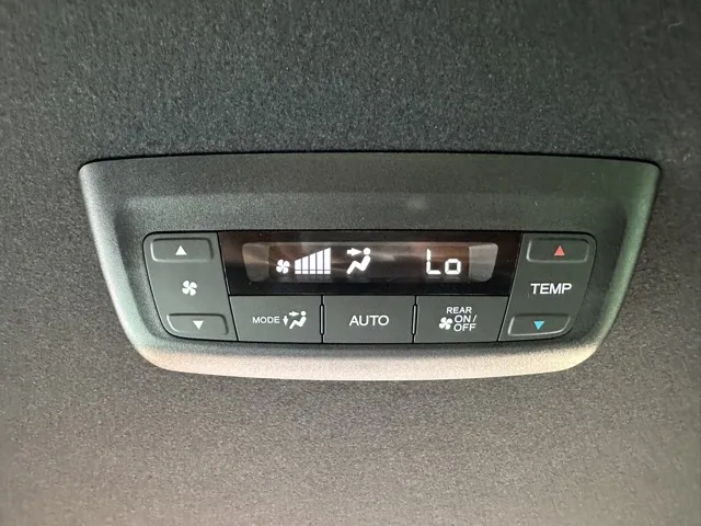 ステップワゴン(ホンダ)スパーダ 7人登録済未使用車 10