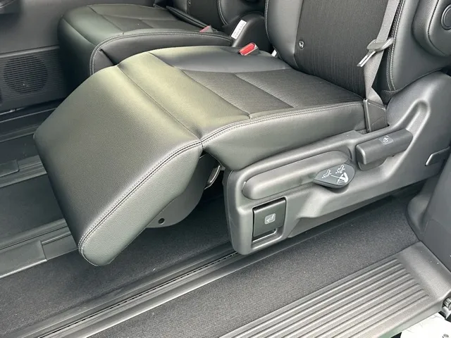 ステップワゴン(ホンダ)スパーダ 7人登録済未使用車 12