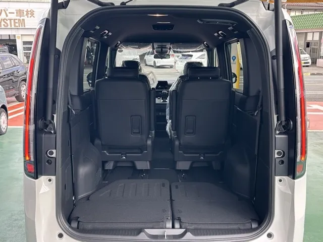 ステップワゴン(ホンダ)スパーダ 7人登録済未使用車 13