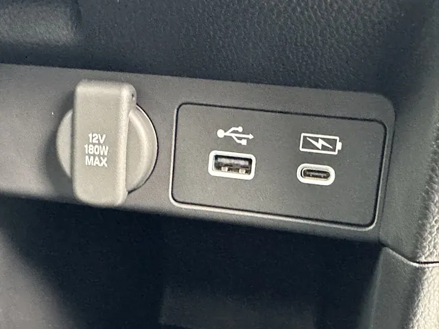 ステップワゴン(ホンダ)スパーダ 7人登録済未使用車 21