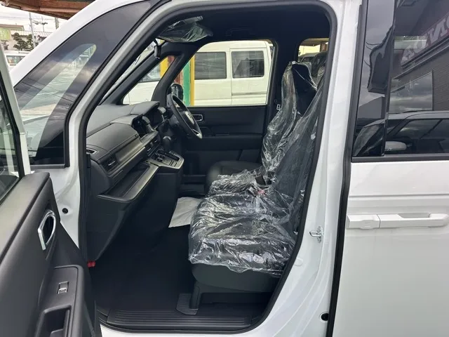 ステップワゴン(ホンダ)スパーダ 7人登録済未使用車 3