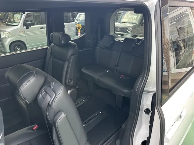 ステップワゴン(ホンダ)スパーダ 7人登録済未使用車 5