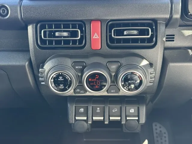 ジムニー(スズキ)XC ＡＴ車新車見本展示無 13