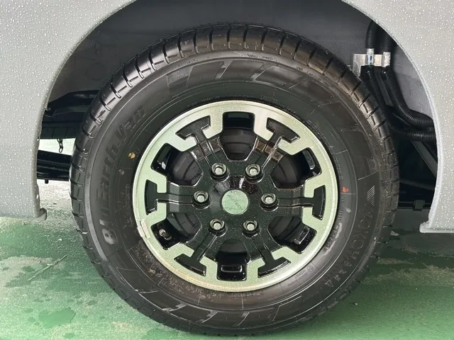 キャラバン(ニッサン)ディーゼル ロング オーテックラインプラスブラックP 左PSD 4WD登録済未使用車 12