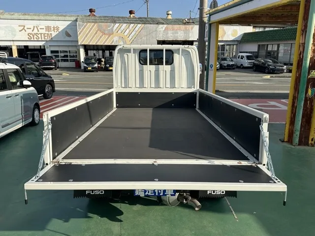 キャンター(三菱)全低床 平ボディ ２ｔ登録済未使用車 9