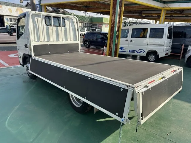 キャンター(三菱)全低床 平ボディ ２ｔ登録済未使用車 10