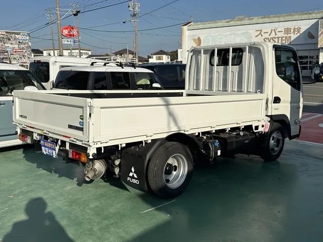 キャンター(三菱)全低床 平ボディ ２ｔ登録済未使用車 12
