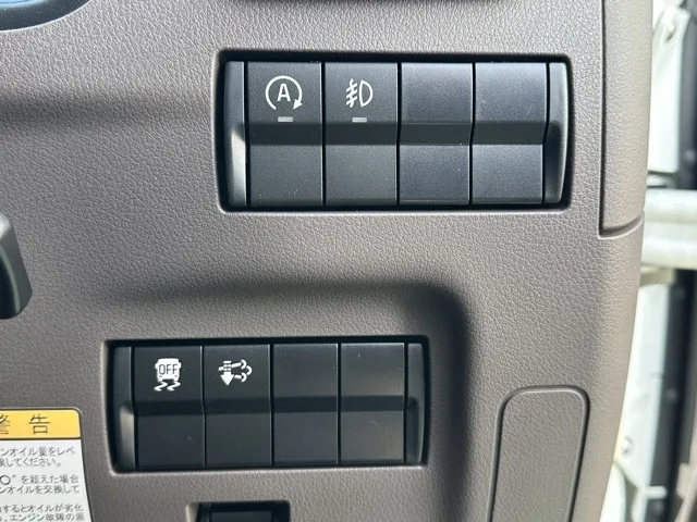 キャンター(三菱)全低床 平ボディ ２ｔ登録済未使用車 18