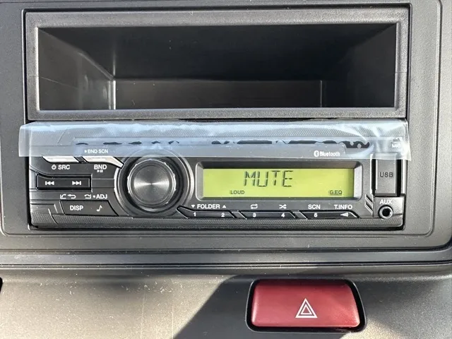 キャンター(三菱)全低床 平ボディ ２ｔ登録済未使用車 22