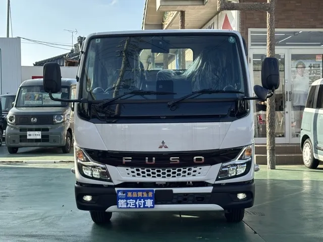 キャンター(三菱)全低床 平ボディ ２ｔ登録済未使用車 29