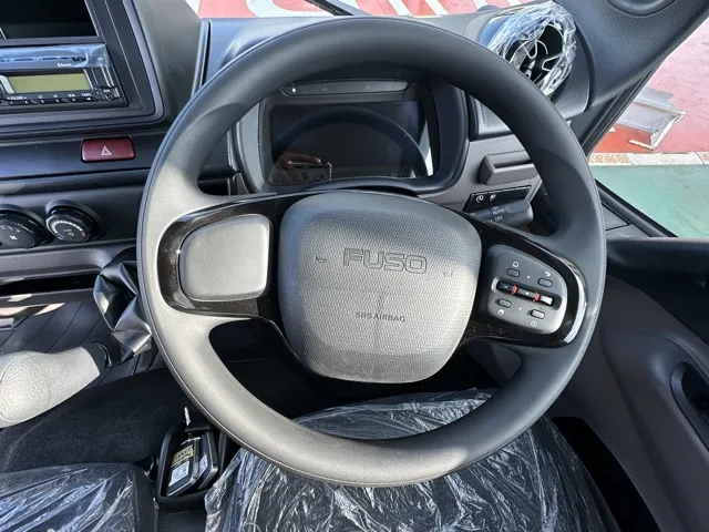 キャンター(三菱)全低床 平ボディ ２ｔ登録済未使用車 5