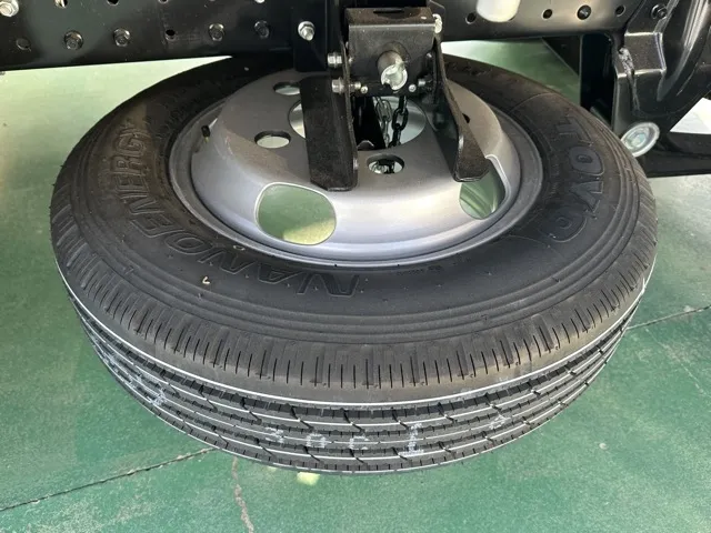 キャンター(三菱)全低床 平ボディ ２ｔ登録済未使用車 7