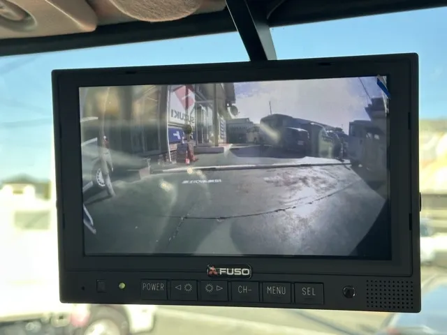 キャンター(三菱)全低床 平ボディ ２ｔ登録済未使用車 24