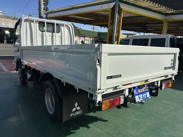 キャンター(三菱)全低床 平ボディ ２ｔ登録済未使用車 2