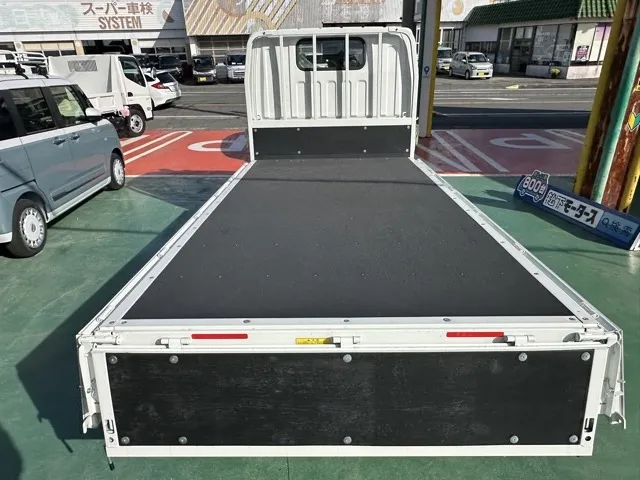 キャンター(三菱)全低床 平ボディ ２ｔ登録済未使用車 8