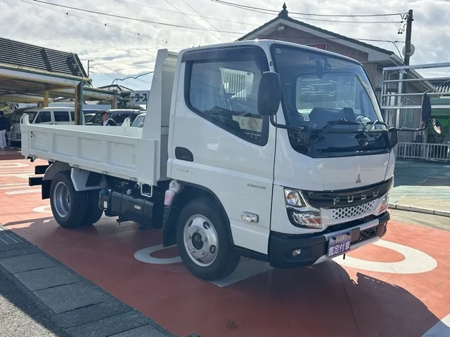 キャンター(三菱)全低床キョウカダンプ ３ｔ登録済未使用車 25