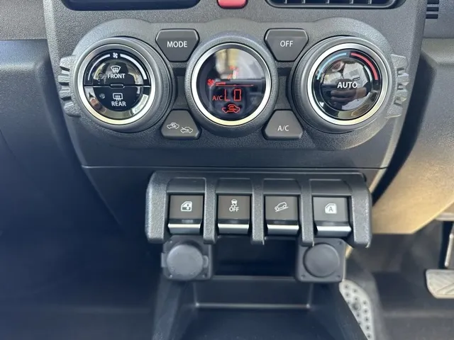 ジムニー(スズキ)XC ＡＴ車新車見本展示無 14