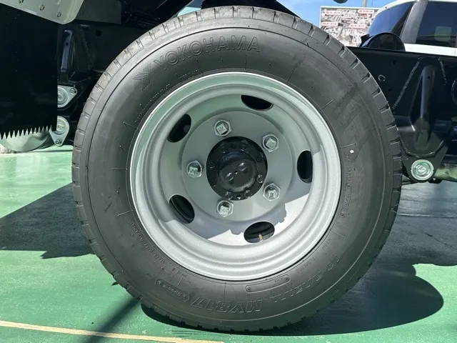 キャンター(三菱)全低床キョウカダンプ ３ｔレンタ登録済未使用車 16