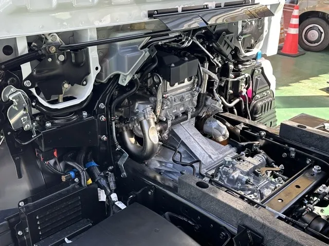 キャンター(三菱)全低床キョウカダンプ ３ｔレンタ登録済未使用車 6